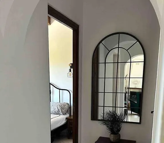 La Rosa De Vientos, دينايا